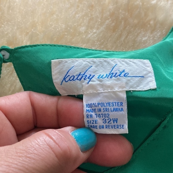 Green blouse with keyhole neckline size 32 - Picture 2 of 9